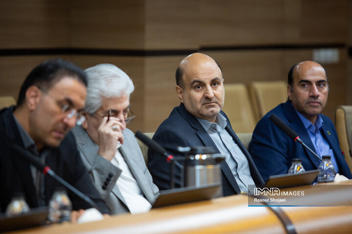 نشست مدیران شبکه بانکی استان اصفهان با اعضای کمیسیون اقتصادی مجلس