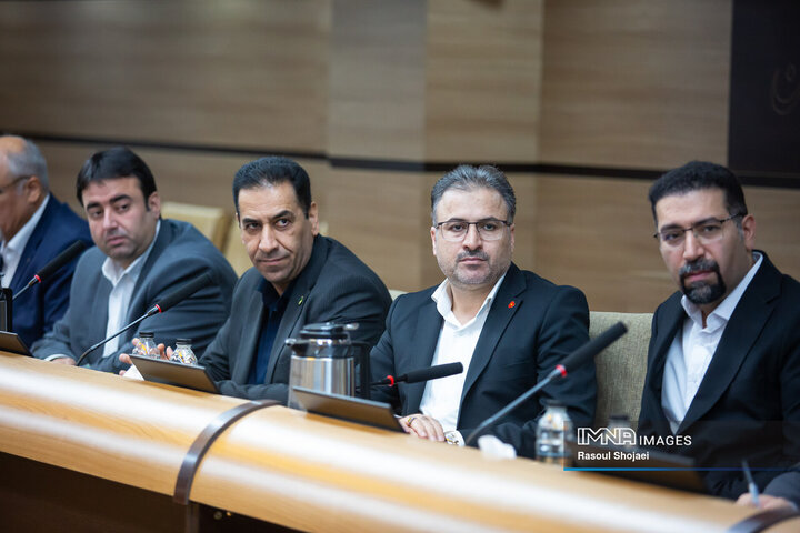 نشست مدیران شبکه بانکی استان اصفهان با اعضای کمیسیون اقتصادی مجلس