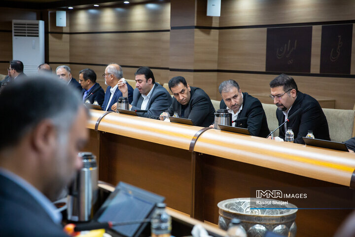 نشست مدیران شبکه بانکی استان اصفهان با اعضای کمیسیون اقتصادی مجلس