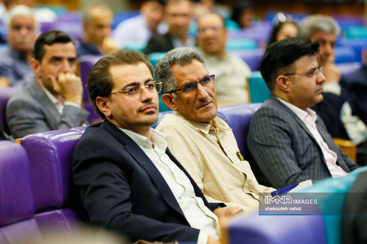 نشست کمیسیون اقتصادی مجلس و فعالان اقتصادی استان اصفهان