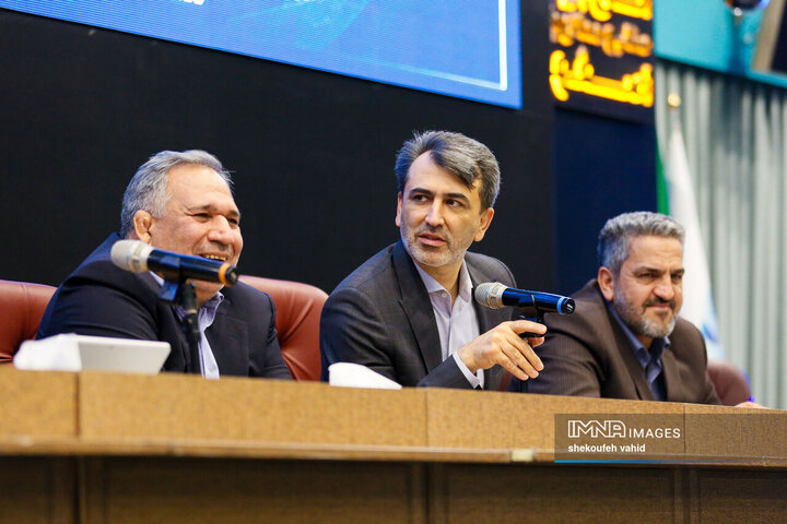 نشست کمیسیون اقتصادی مجلس و فعالان اقتصادی استان اصفهان