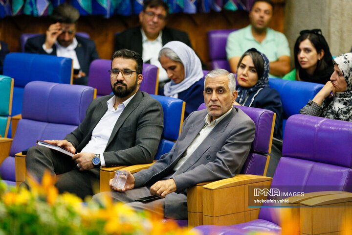 نشست کمیسیون اقتصادی مجلس و فعالان اقتصادی استان اصفهان