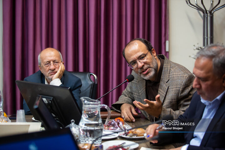 نشست اعضای کمیسیون اقتصادی مجلس و مدیران شهری اصفهان