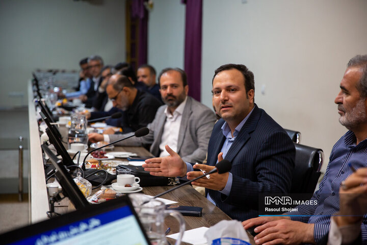 نشست اعضای کمیسیون اقتصادی مجلس و مدیران شهری اصفهان