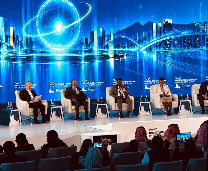 وزیر علوم نسبت به تبدیل هوش مصنوعی به دیکتاتوری نامرئی هشدار داد