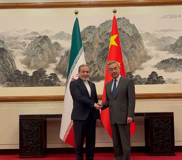 تأکید چین بر گسترش همکاری با تهران برای حفاظت حقوق و منافع ایران