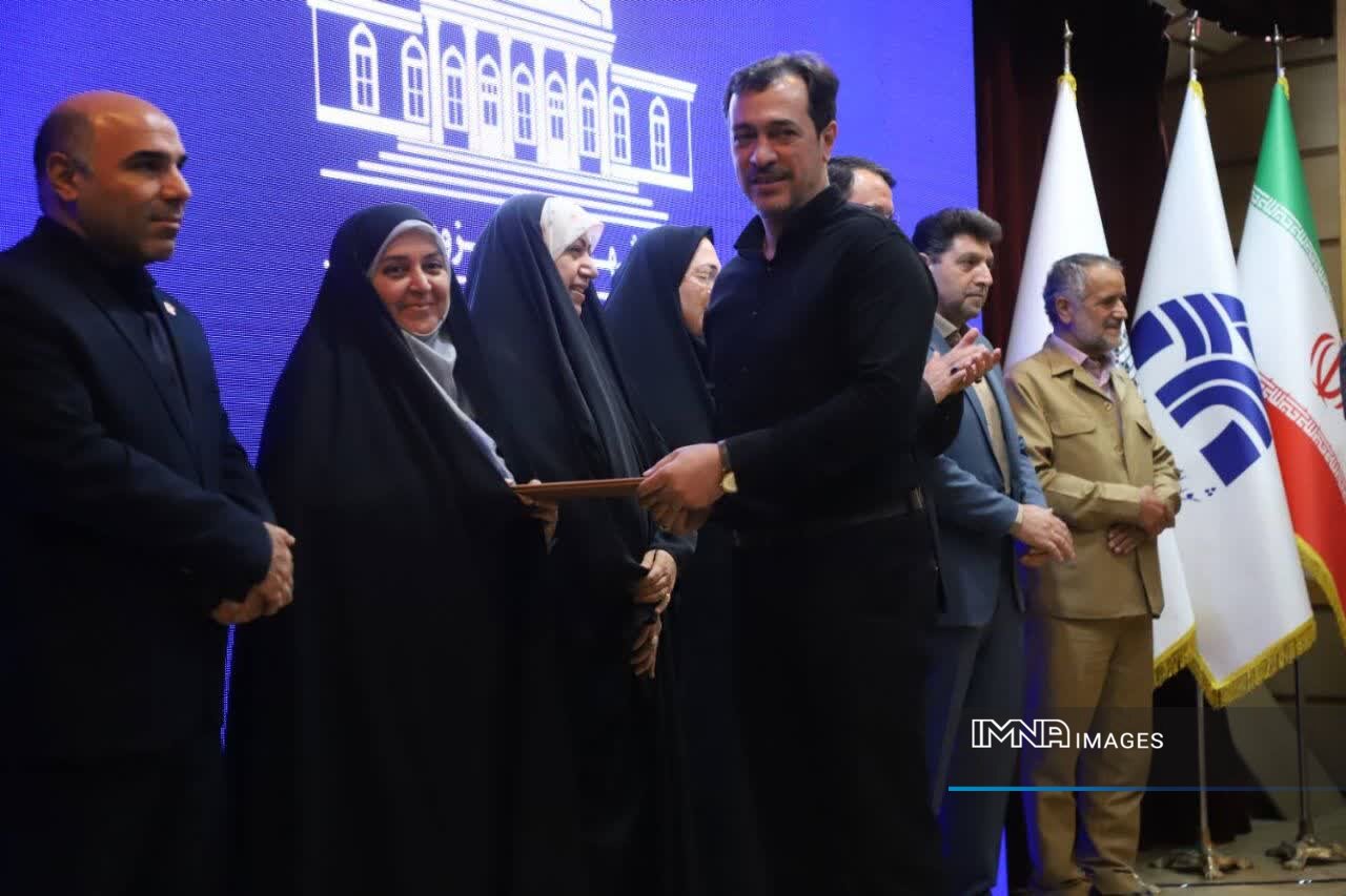 تحول دیجیتال در شهرداری قزوین؛ رونمایی از ۱۰ پروژه شهر هوشمند با اعتبار ۲۲۶ میلیارد تومان