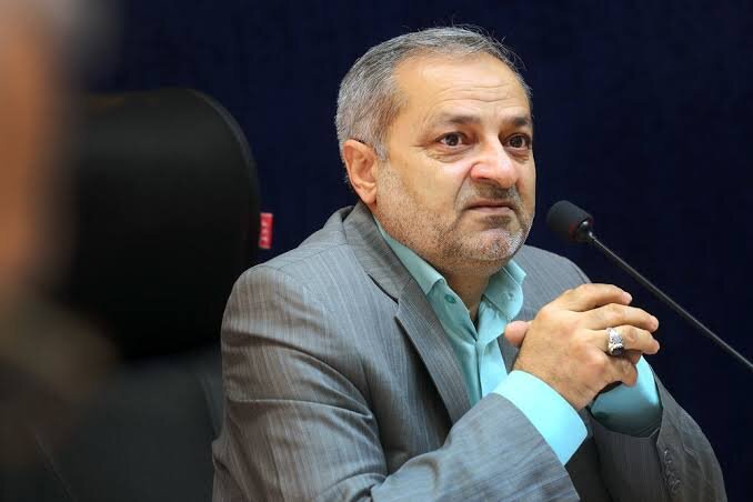پرچم، جغرافیا، زبان فارسی و مفاخر ایران مؤلفه‌های هویت دانش‌آموزان هستند
