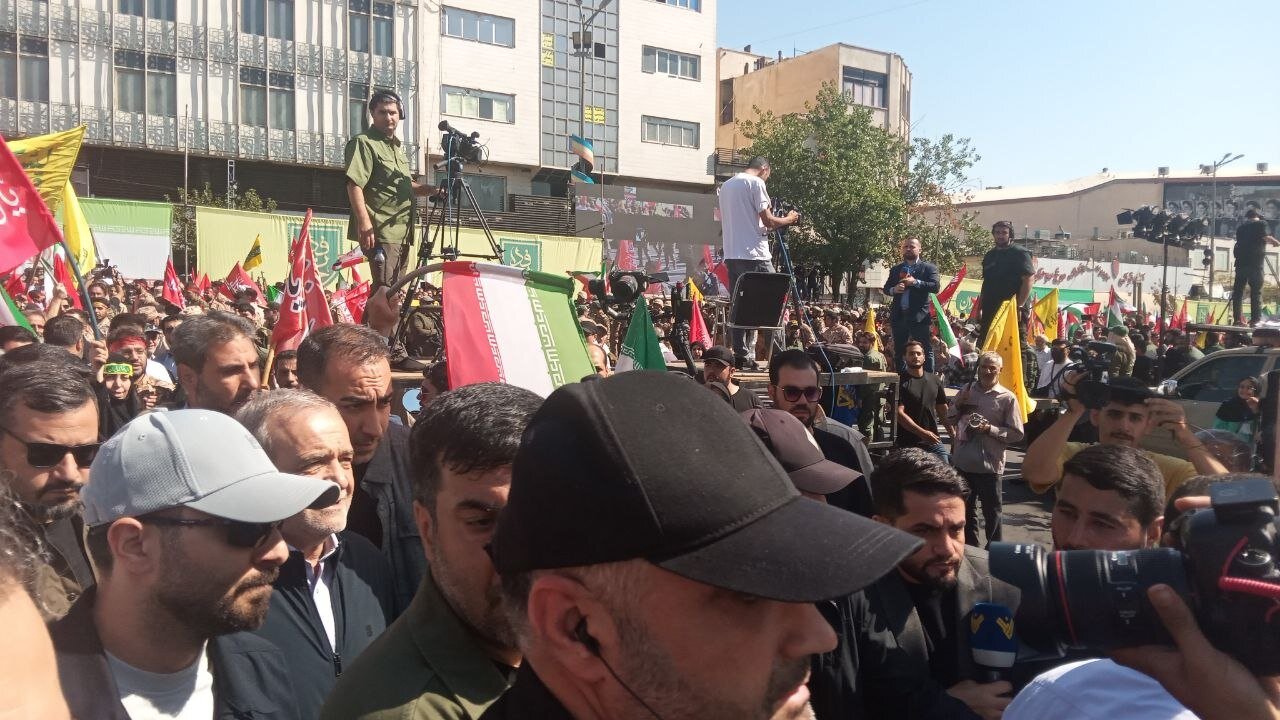 رئیس جمهور به رزمایش جانفدایان رفت