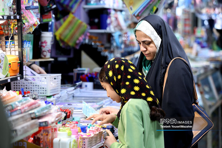 بازار لوازم التحریر همدان در آستانه سال تحصیلی جدید