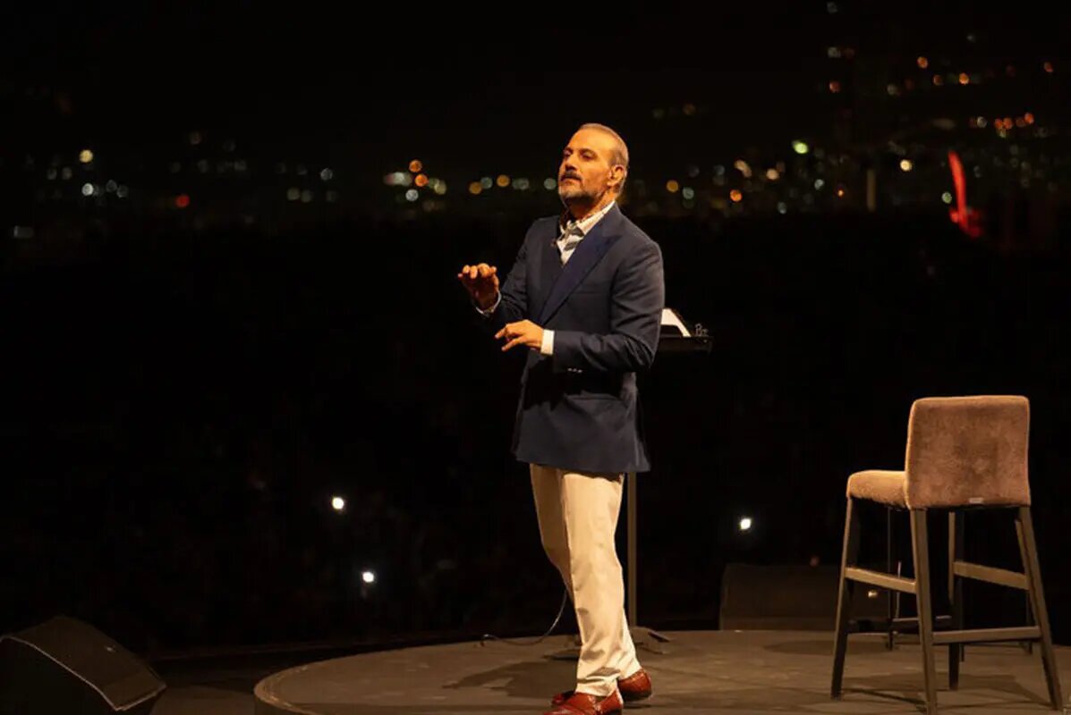 نصف جهان در مدار موسیقی