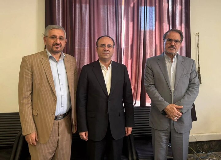 رئیس کانون وکلای دادگستری مرکز با رئیس حوزه ریاست قوه قضاییه دیدار کرد