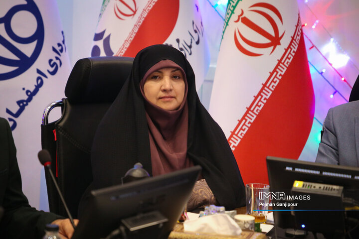 فرزانه کلاهدوزان، رئیس کمیسیون خانواده شورای شهر اصفهان