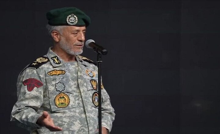 دشمن نمی‌تواند مقابل جوانان مومن و باانگیزه ایران ایستادگی کند