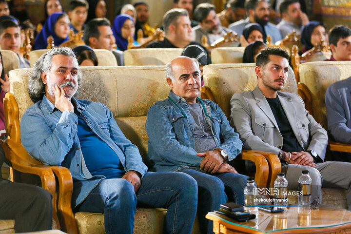 آیین رونمایی از پوستر سی و هشتمین جشنواره بین المللی فیلم های کودکان و نوجوانان اصفهان
