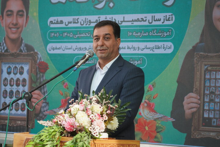 ضرورت توجه به تربیت متوازن، مهارت‌آموزی و تقویت هویت ملی دانش‌آموزان