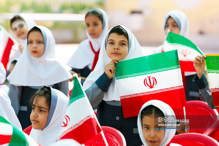 آیین استانی زنگ شکوفه‌ها