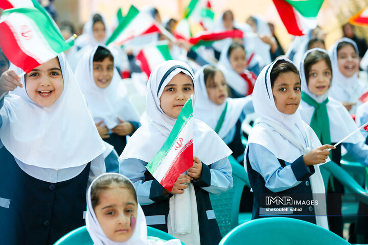 آیین استانی زنگ شکوفه‌ها