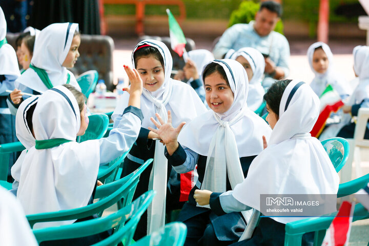 آیین استانی زنگ شکوفه‌ها
