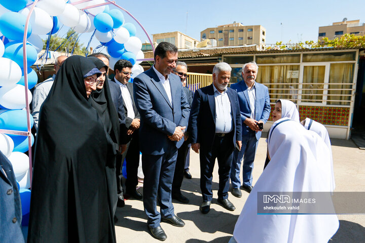 آیین استانی زنگ شکوفه‌ها