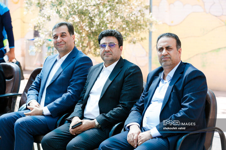 آیین استانی زنگ شکوفه‌ها