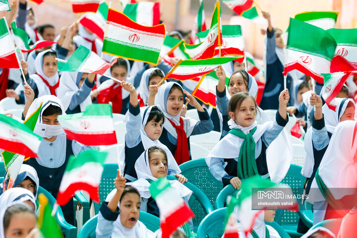 آیین استانی زنگ شکوفه‌ها
