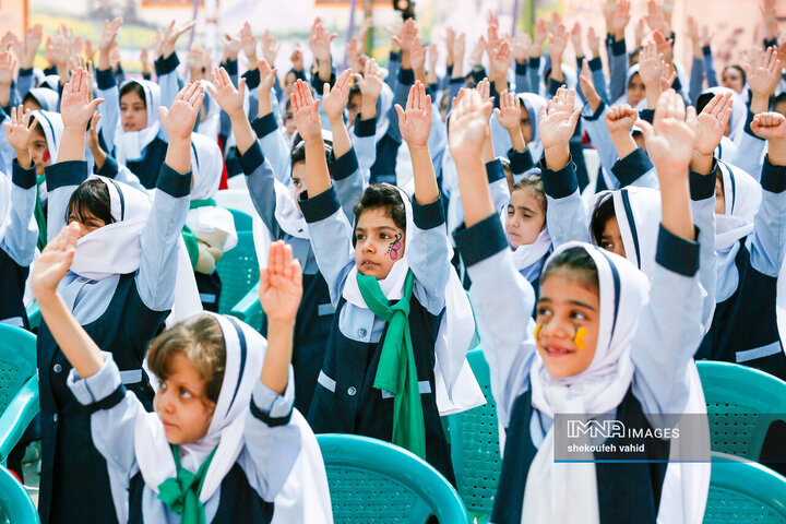 آیین استانی زنگ شکوفه‌ها