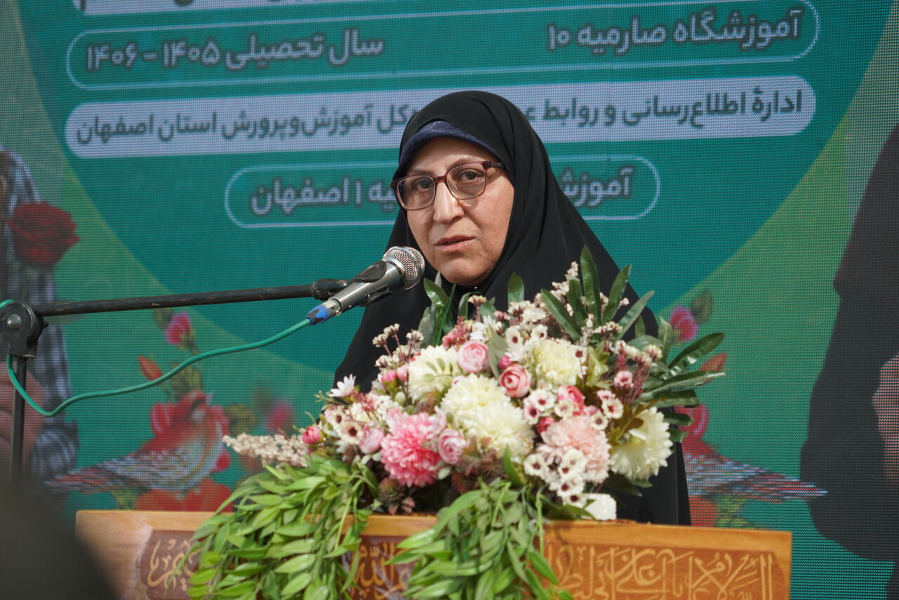 دانش‌آموزان در کنار کسب علم باید اخلاق‌مدار، مسئولیت‌پذیر و متعهد باشند