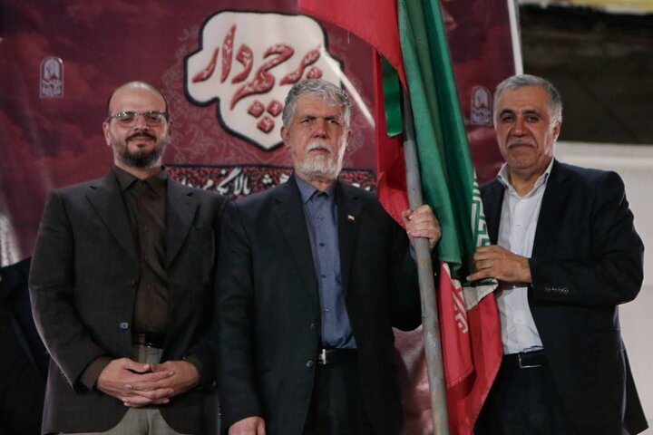 پرچم ایران نماد همبستگی، هویت و ایستادگی ملت است