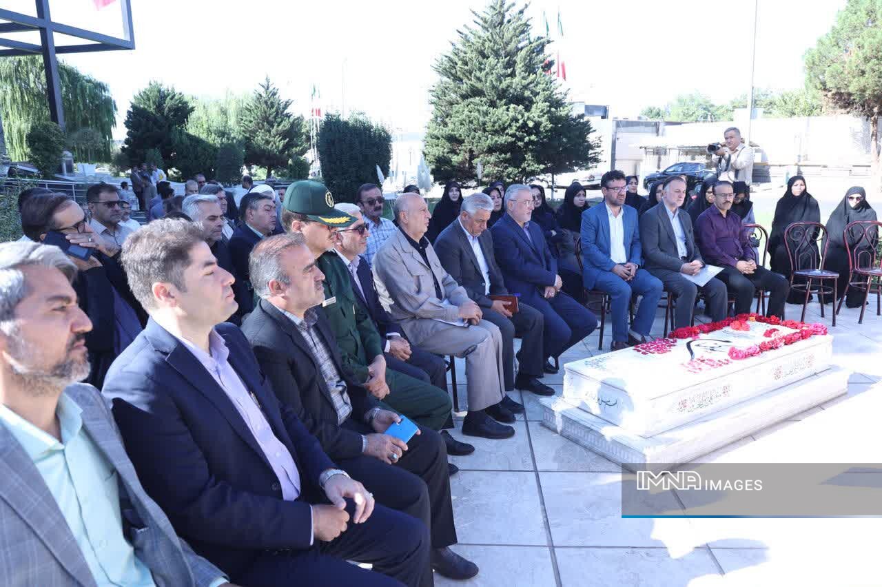 تضعیف دولت تضعیف نظام است