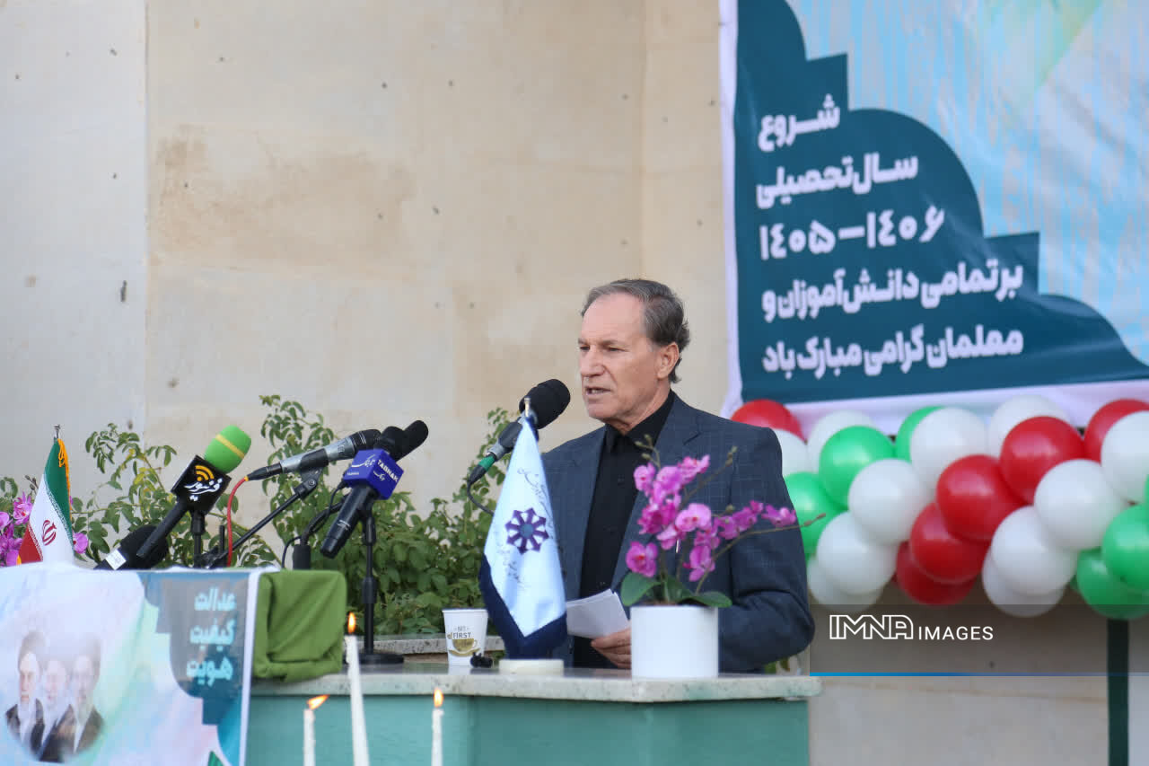 دانش‌آموزان با علم و مهارت مسیر پیشرفت ایران را می‌سازند
