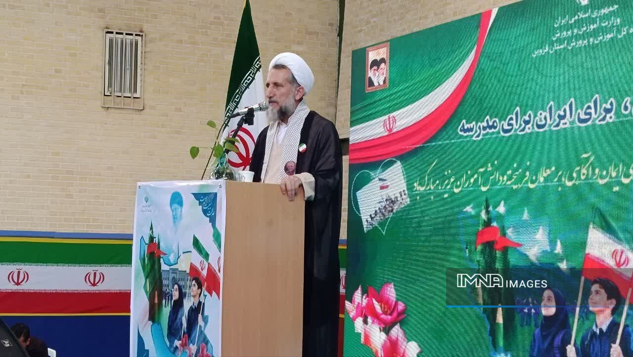 بازگشایی مدارس قزوین با تأکید بر عدالت آموزشی، مهارتآموزی و بزرگداشت شهدا