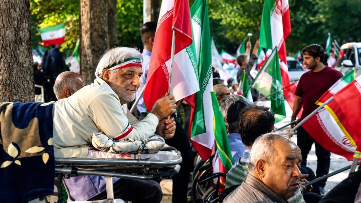 سنگر عوض شد، مردان میدان ماندند