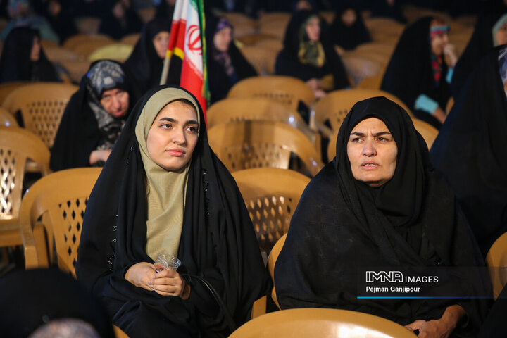 گرامیداشت رهبر شهید، سرداران و 900 شهید منطقه 9 شهرداری اصفهان