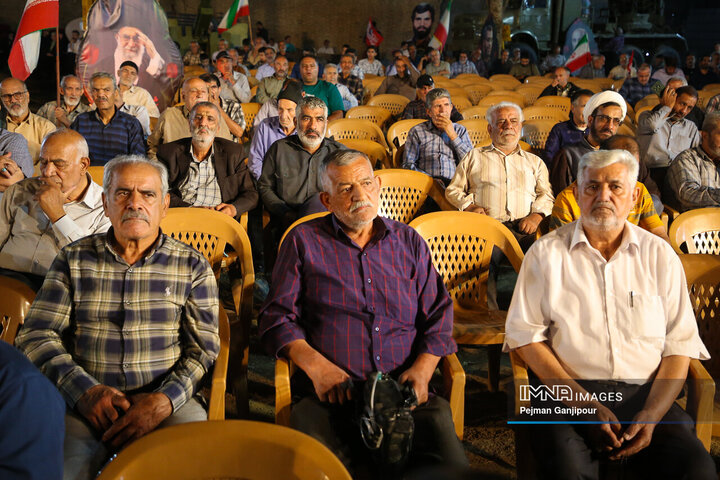 گرامیداشت رهبر شهید، سرداران و 900 شهید منطقه 9 شهرداری اصفهان