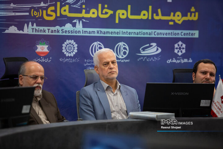 باشگاه شهراندیشان اصفهان باید به سطح ملی و بین‌المللی گسترش یابد