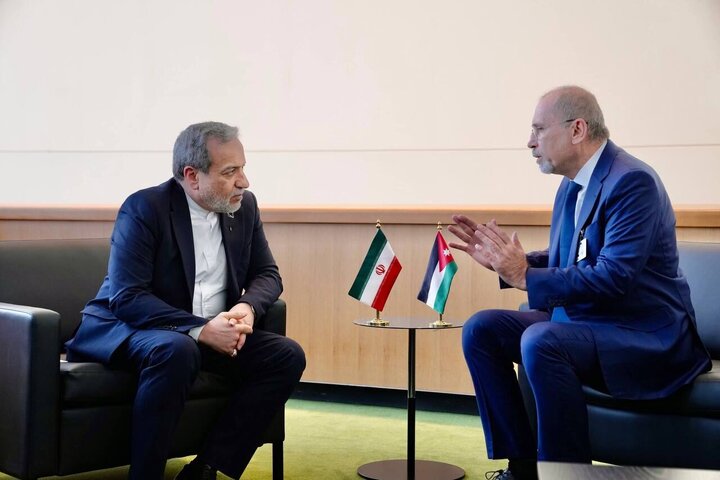 عراقچی با وزیر امور خارجه اردن دیدار و گفت‌وگو کرد