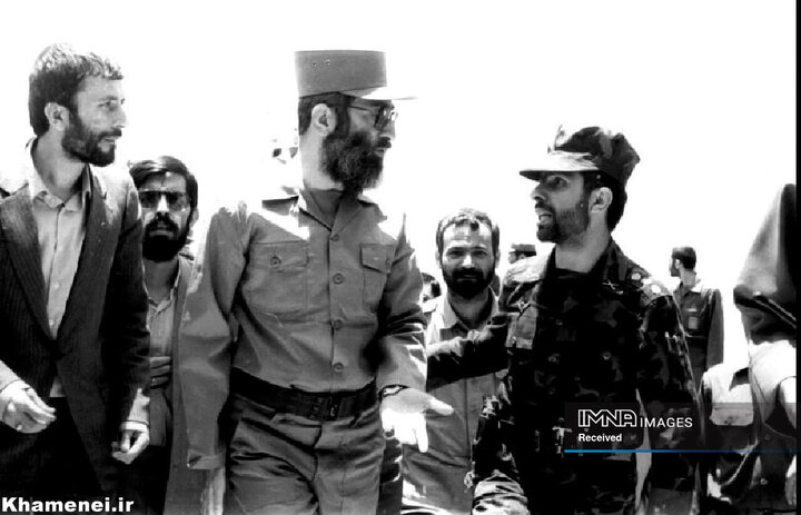 تصاویری از رهبر شهید انقلاب در جبهه‌های جنگ