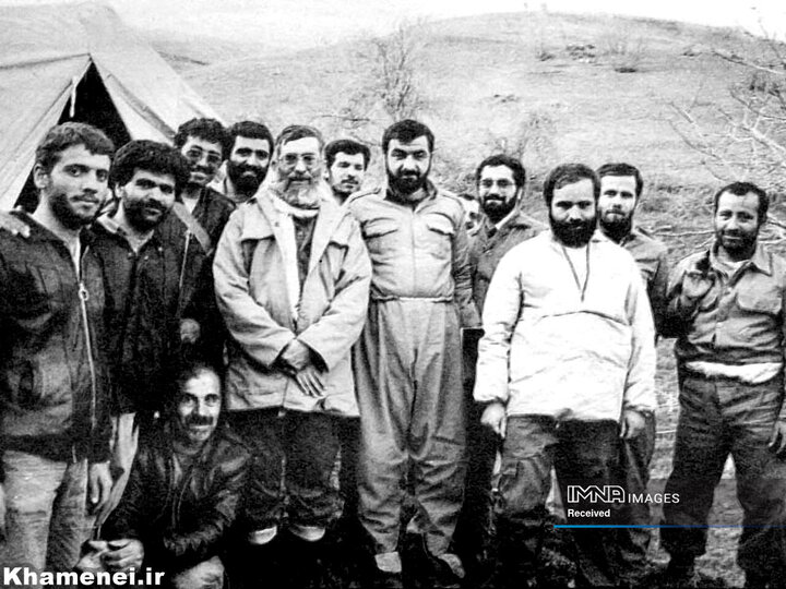 تصاویری از رهبر شهید انقلاب در جبهه‌های جنگ