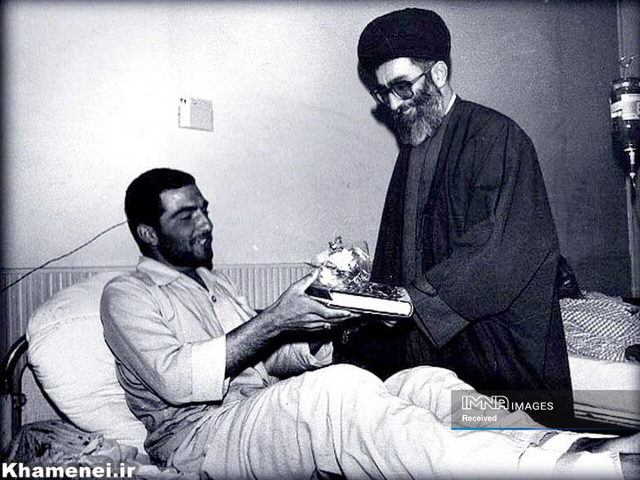 تصاویری از رهبر شهید انقلاب در جبهه‌های جنگ