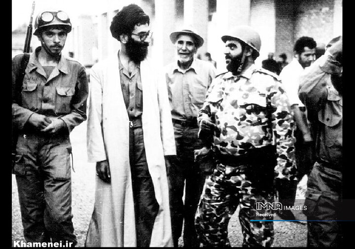 تصاویری از رهبر شهید انقلاب در جبهه‌های جنگ