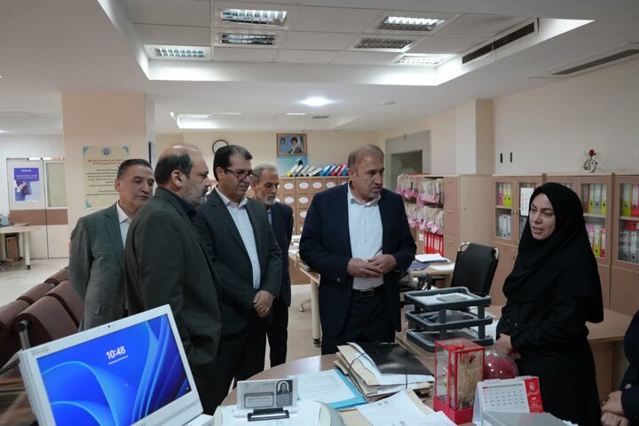 پرداخت غرامت خودروهای آسیب‌دیده از جنگ باید در دستور کار فوری بیمه قرار گیرد