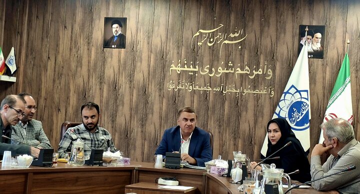 پارک‌های سنندج برای افزایش فرهنگ کتابخوانی مورد استفاده قرار گیرد