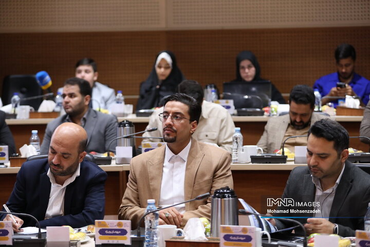 دومین نشست کمیسیون ارتباطات وامور بین الملل مجمع شهرداران کلانشهرها