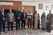 دیدار مدیر منطقه ۵ اصفهان با خانواده شهید و جانباز دفاع مقدس در سپاهان‌شهر
