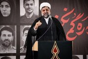 الماس وجود ملت ایران در زیر فشارهای دشمن درخشان‌تر شد