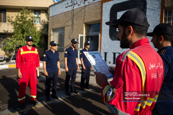 فرشتگان قرمزپوش
