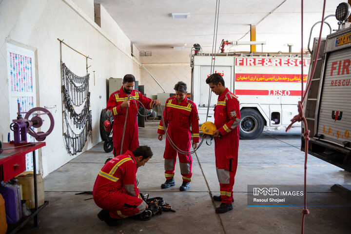 فرشتگان قرمزپوش