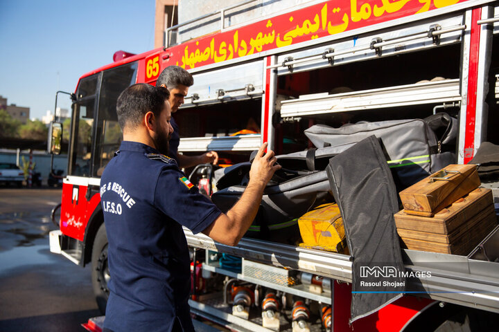 فرشتگان قرمزپوش