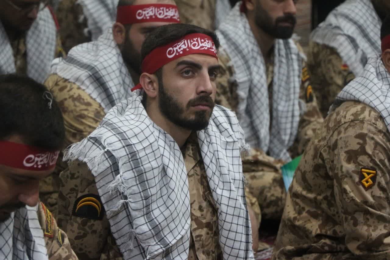 تجلیل از ۵۴ سرباز نمونه قرارگاه منطقهای کربلا نیروی زمینی سپاه و خانواده شهید ارتش قهرمان
